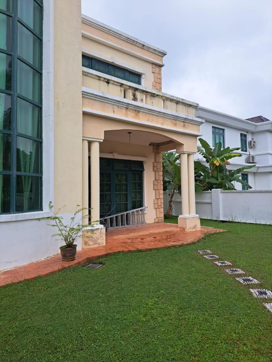 Villa Shamir Sepang Buitenkant foto
